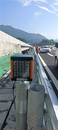 交通安全设施太阳能道路指示灯